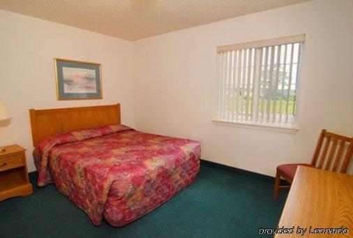 Affordable Suites Salisbury Room photo